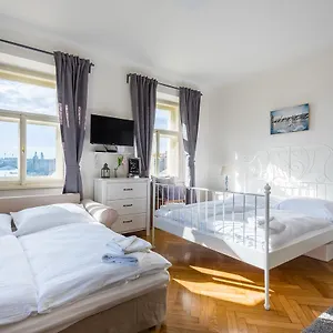  Apartment Kafka With Bridge View Tschechische Republik